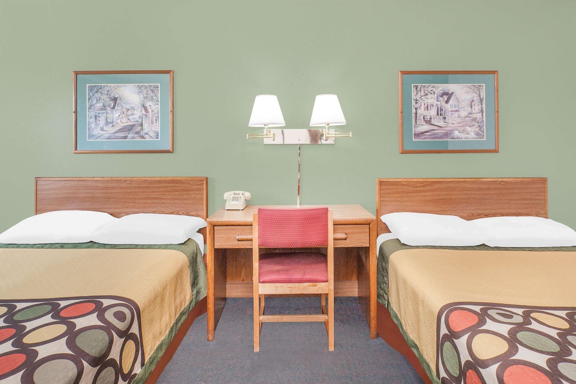 Super 8 By Wyndham Queensbury Glens Falls Eksteriør bilde